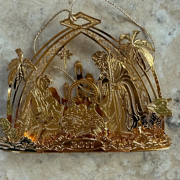 Danbury Mint Gold Christmas Ornaments Set - Picture 4 of 7